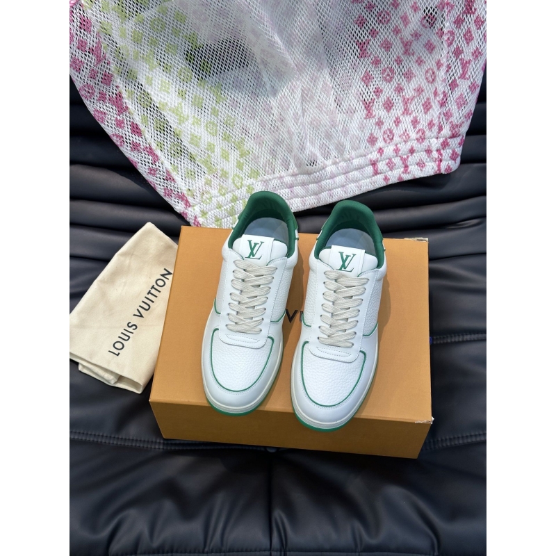 l**is V*t*n sneakers